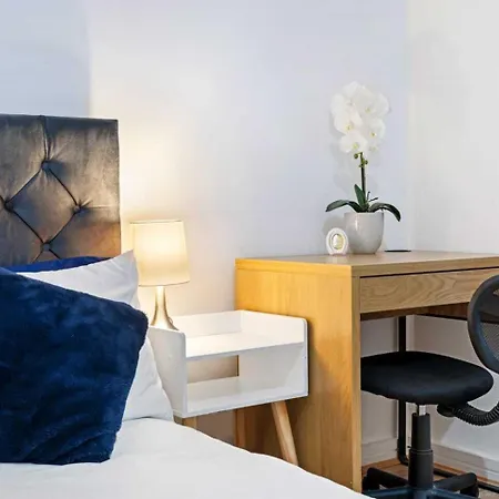 Apartment Grand , 2 Double Bedroom With Free Parking , Birmingham