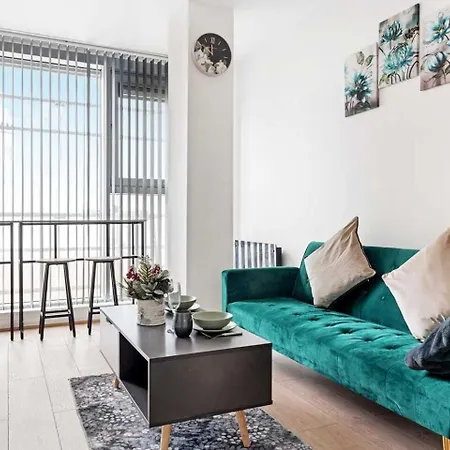 Grand , 2 Double Bedroom With Free Parking ,